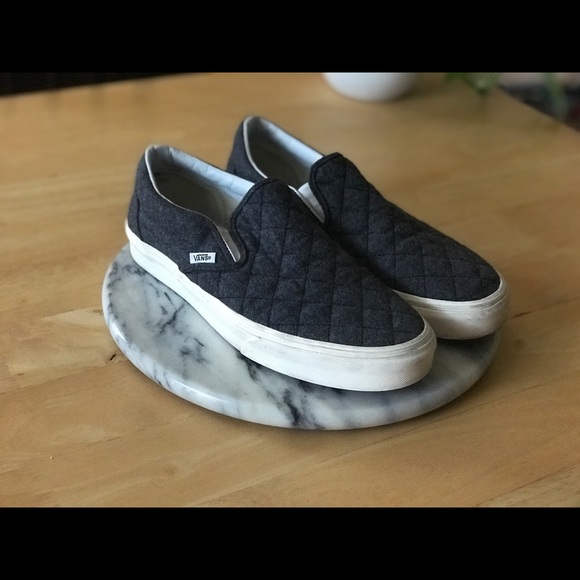 vans quilted slip on